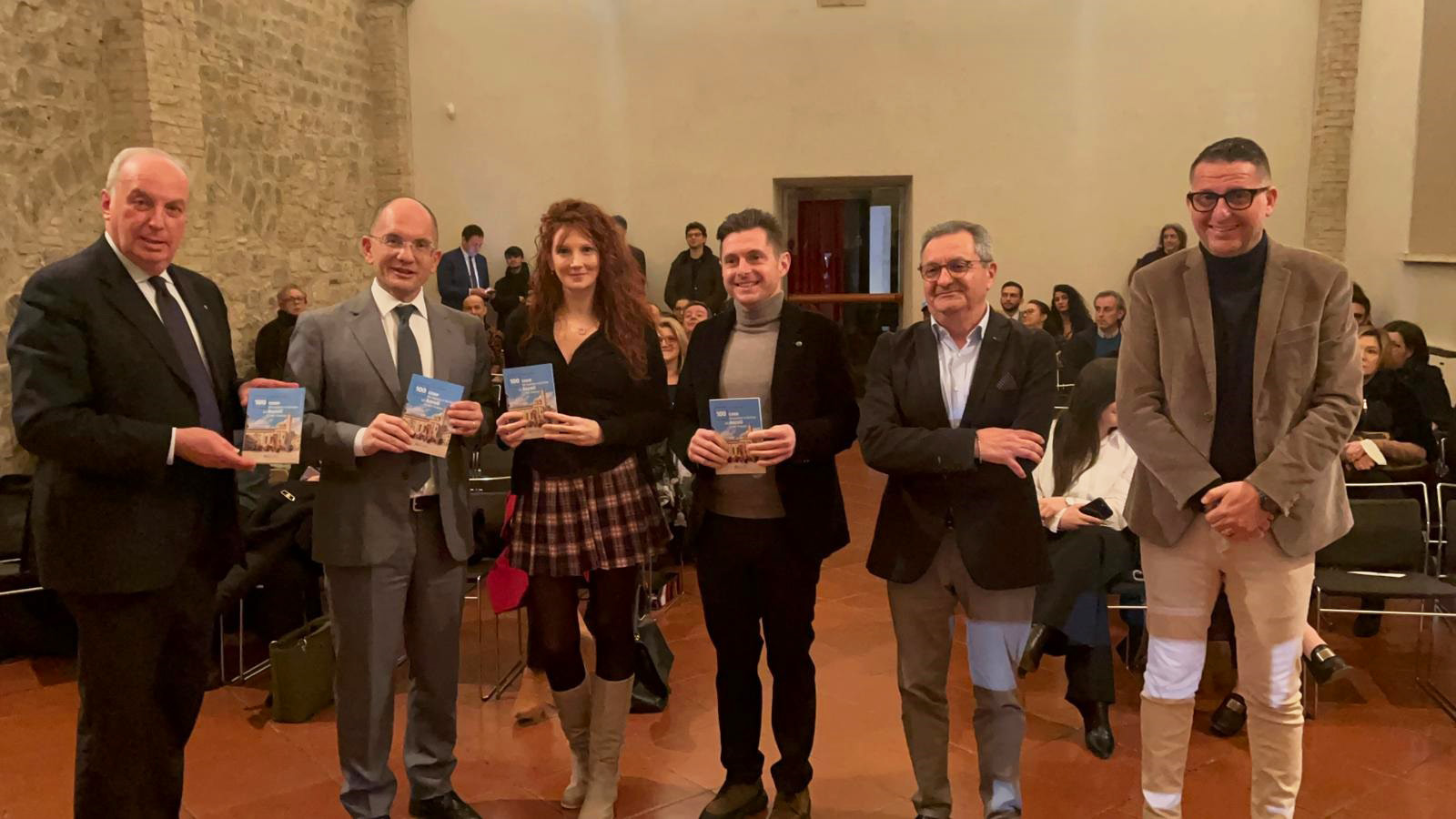 Presentato Il Volume "100 Cose Da Sapere E Da Fare Ad Ascoli E Nel ...